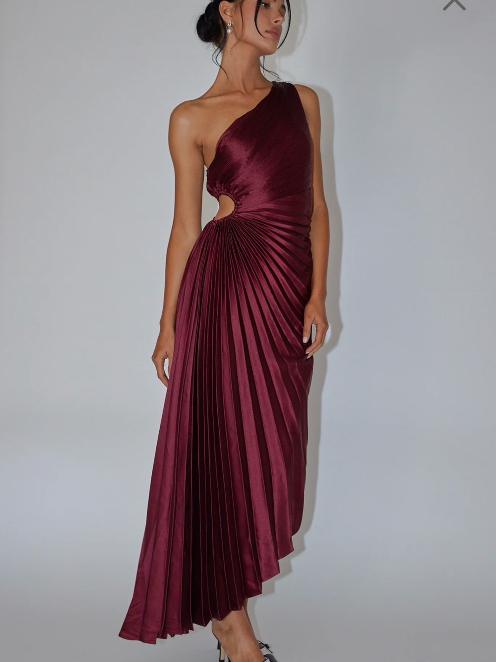 NWT Selfie Leslie One-Shoulder Pleated Midi Dress in Wine - Size L